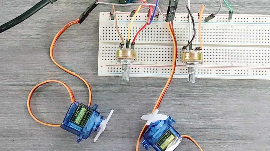 Realtime Servo Motor Control with Switches and Potentiometers