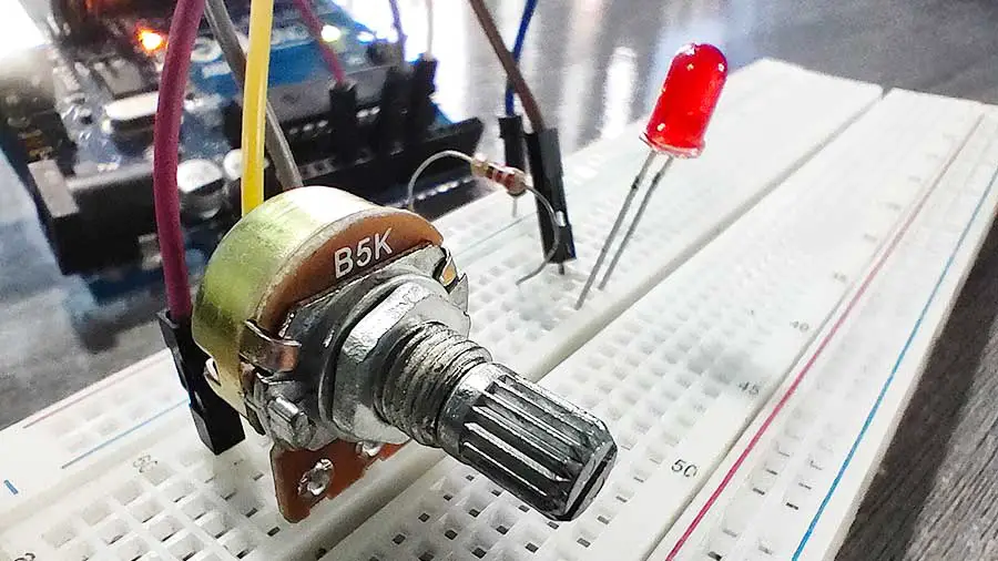Adding Potentiometers in Your Arduino Projects